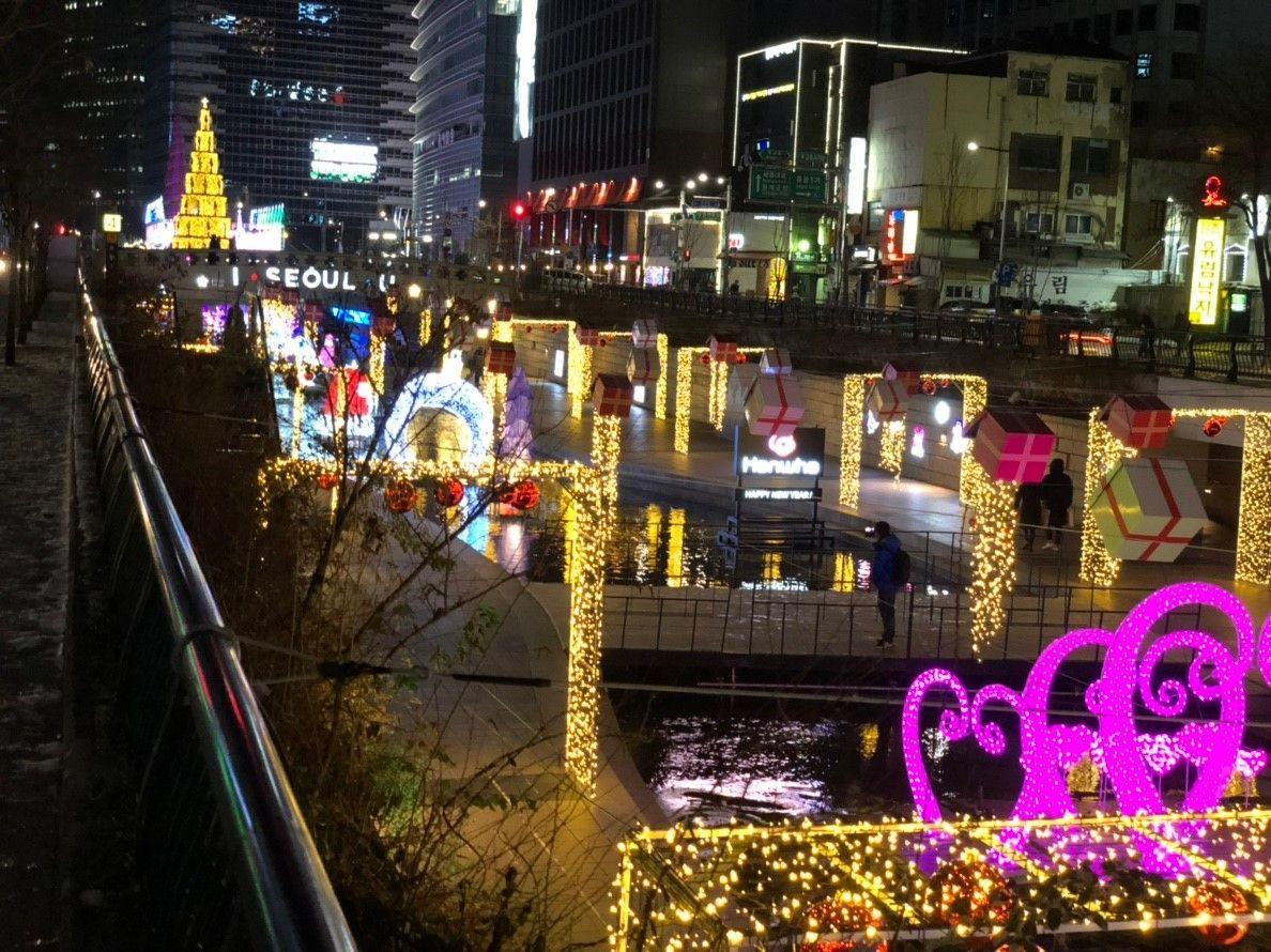 2025, christmas, lights, festival, beautiful, romantic, holiday, happy new year, 2025, lanterns, angels, heart, stream, cheonggyecheon, seoul, korea, jonggak